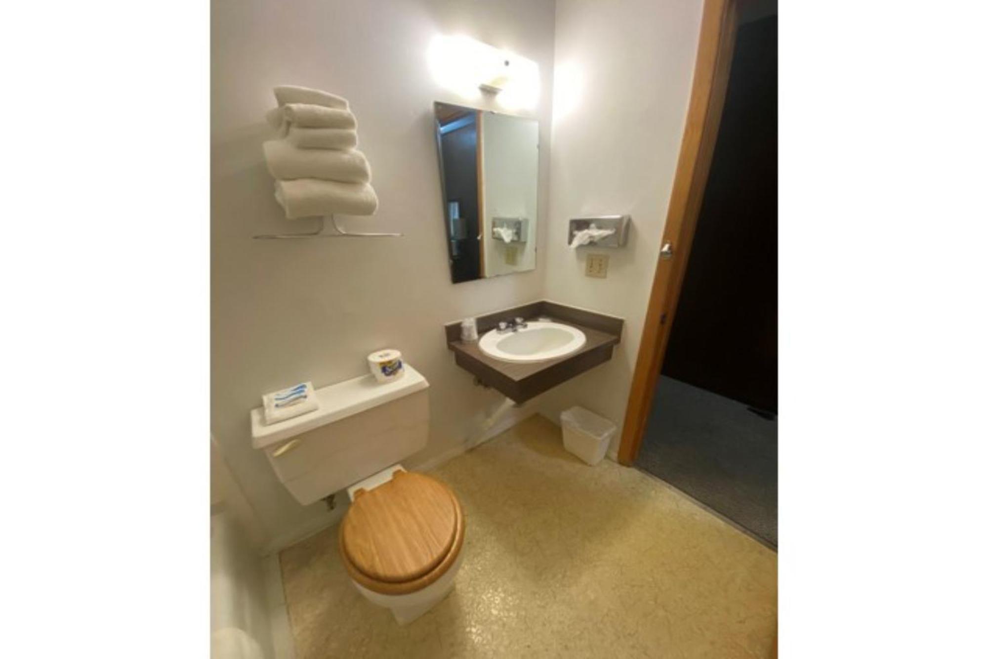Love Hotels Voyageur By Oyo At International Falls Mn מראה חיצוני תמונה
